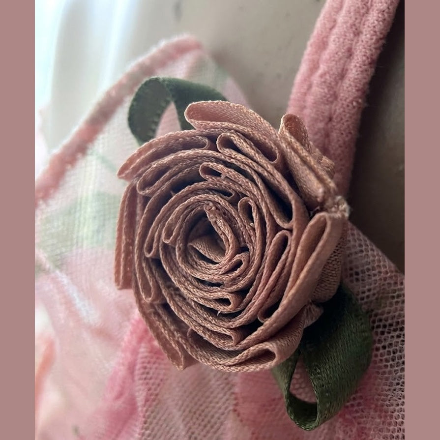 Nuisette vaporeuse fleurie - Détails Roses 🌸